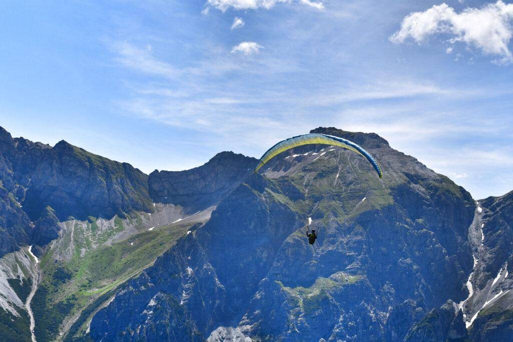 Sport Stubai Stubaital Winter Sommer Ski E-Bike Aktivitäten Outdoor Paragleiten Drachenfliegen